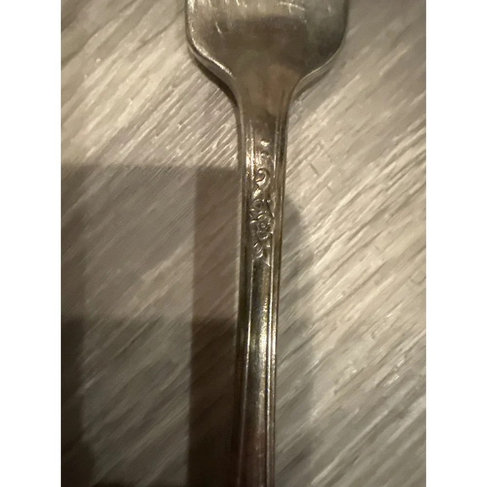 Oneida Tudor Silver Plate Queen Bess II Silver Plate Forks Set of 7 1946 Vintage